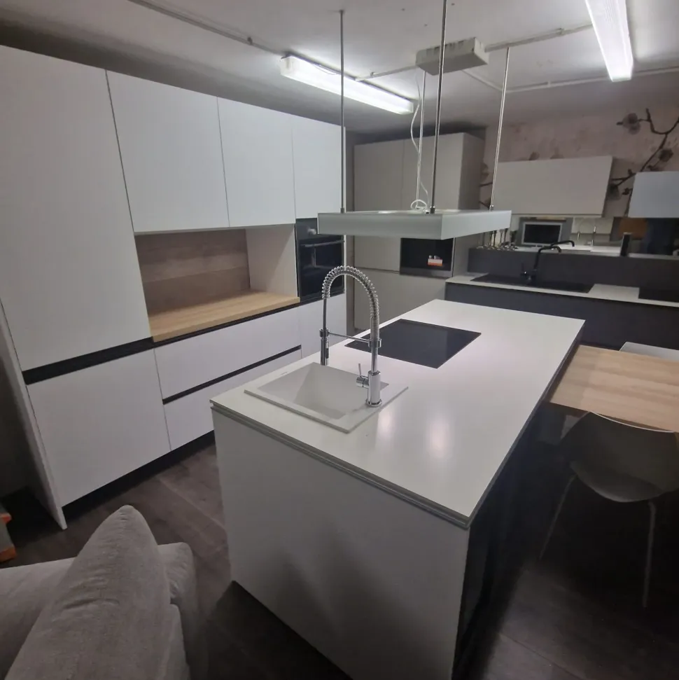 Cucina a PREZZI OUTLET in melaminico Essebi -41%