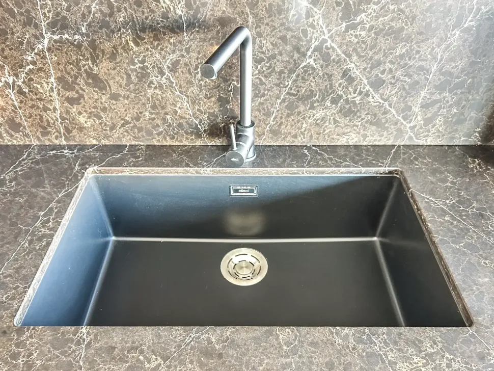 Cucina a PREZZI OUTLET in melaminico Forma 2000 -45%