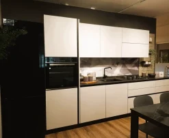 Cucina a PREZZI OUTLET in laccato opaco Febal -50%