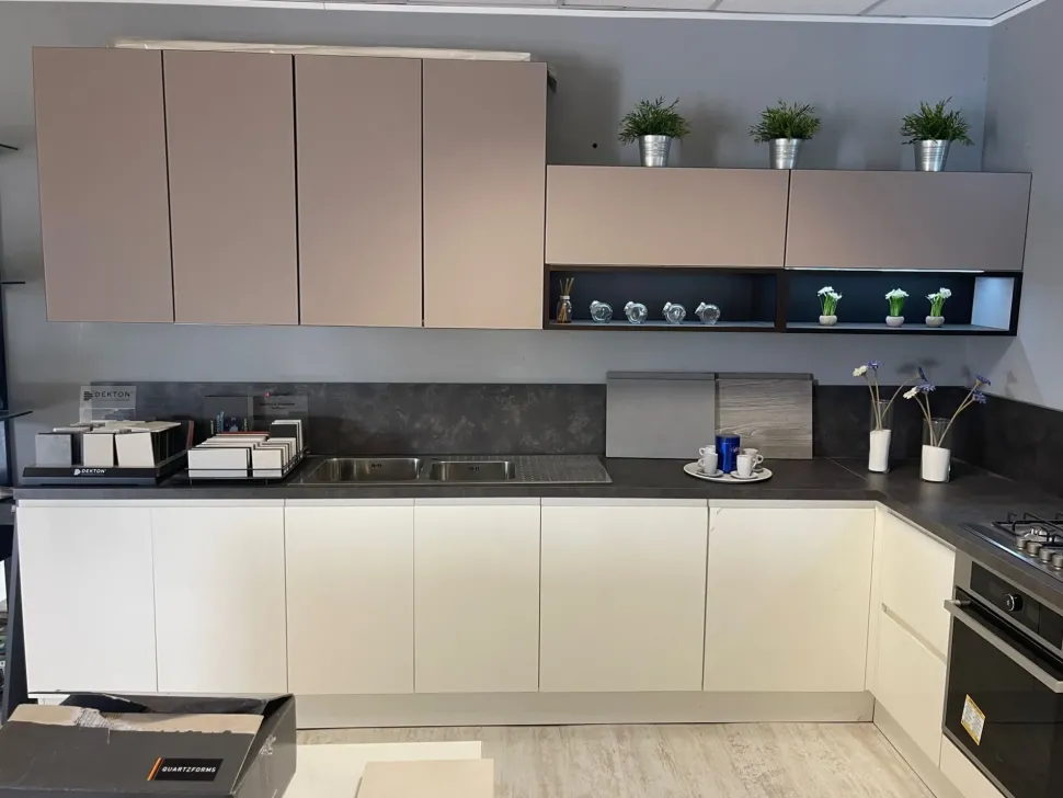 Cucina a PREZZI OUTLET in laccato lucido Arredo3 -59%