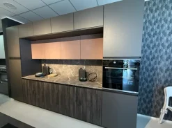 Cucina a PREZZI OUTLET in laminato materico Arrex -30%