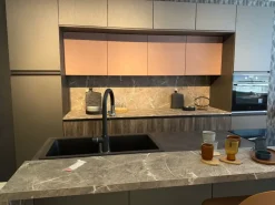 Cucina a PREZZI OUTLET in laminato materico Arrex -30%