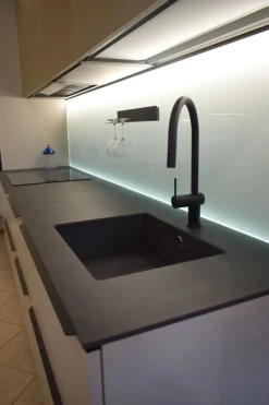 Cucina a PREZZI OUTLET in laccata opaco Arredo3 -50%
