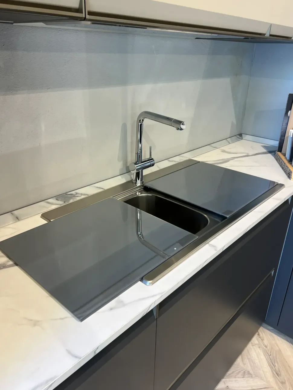 Cucina a prezzo ribassato con penisola design Formalia Scavolini