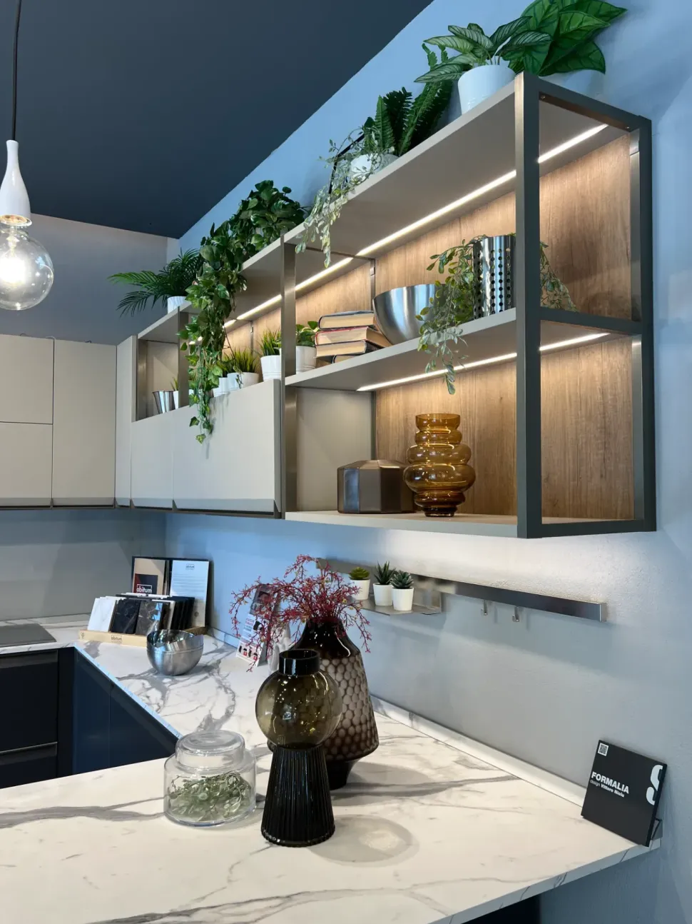 Cucina a prezzo ribassato con penisola design Formalia Scavolini