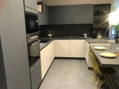 Cucina a prezzo ribassato ad angolo moderna Liberamente Scavolini