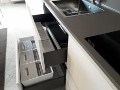 Cucina a prezzo ribassato con penisola design One 80 Ernestomeda