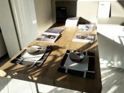 Cucina a prezzo ribassato con penisola design One 80 Ernestomeda