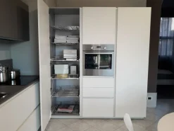 Cucina a prezzo ribassato con penisola design One 80 Ernestomeda