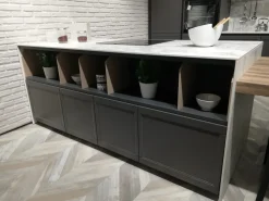 Cucina a prezzo ribassato con isola moderna Flavour neck Lube cucine