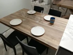 Cucina a prezzo ribassato con isola moderna Flavour neck Lube cucine