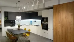 Cucina a prezzo ribassato ad angolo moderna Motus Scavolini