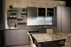 Cucina a prezzo ribassato lineare design Immagina neck Lube cucine