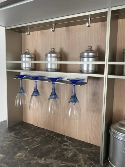 Cucina a prezzo scontato con penisola design Natural Moretti compact