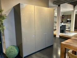 Cucina a prezzo scontato con penisola design Icon air  Ernestomeda