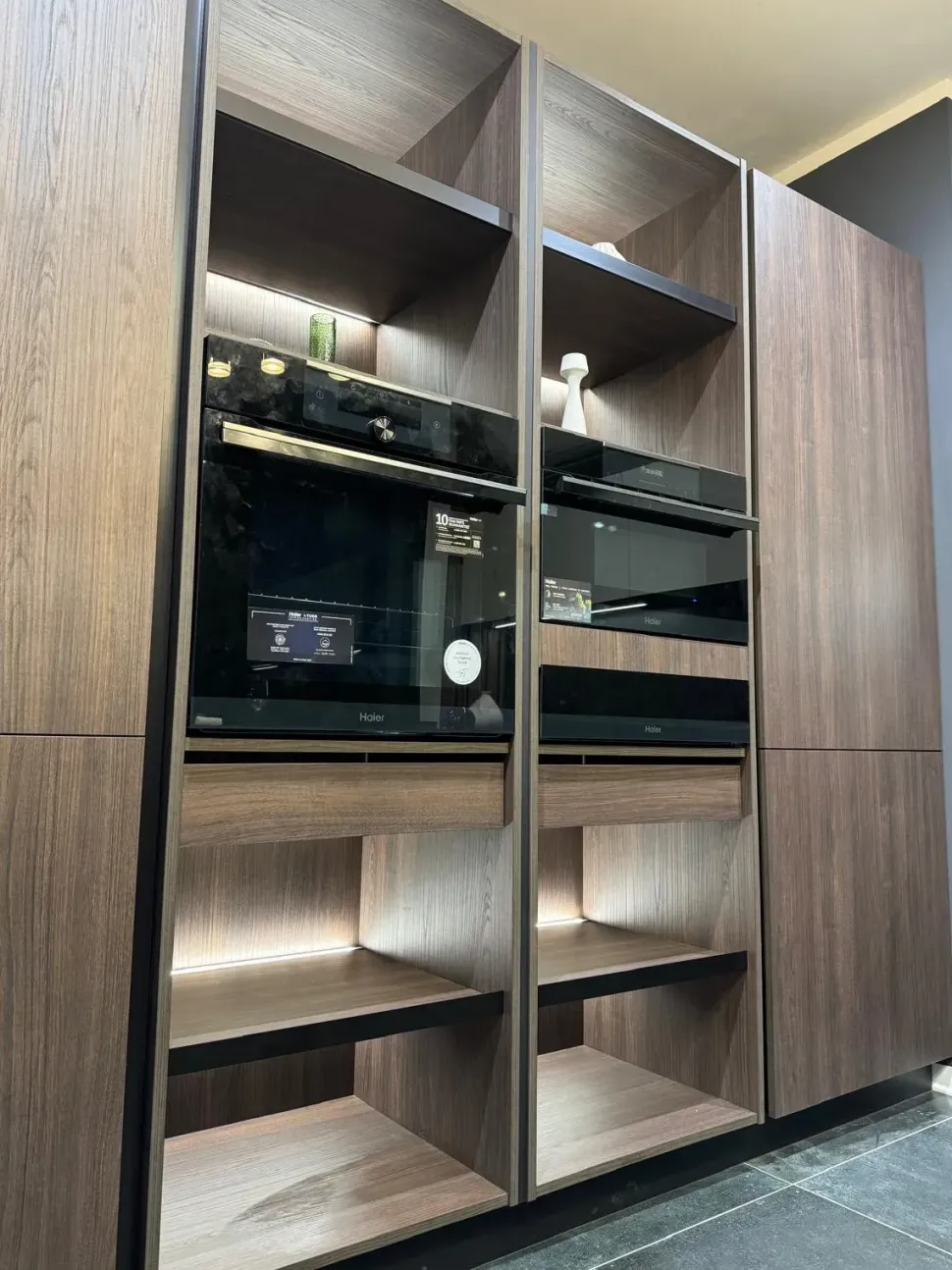 Cucina a prezzo scontato con penisola design Menta Miton