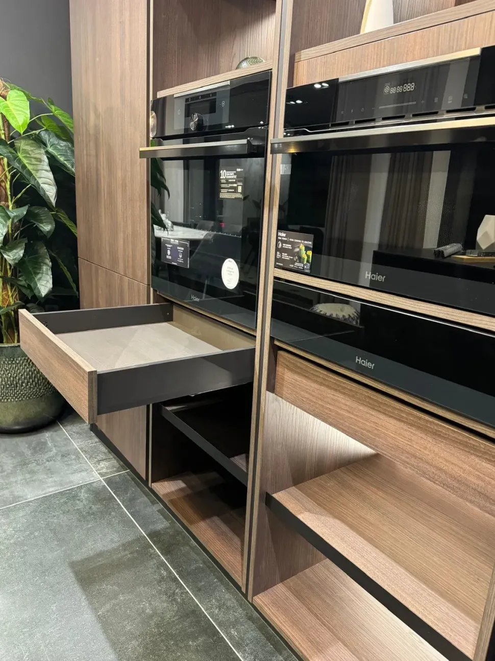 Cucina a prezzo scontato con penisola design Menta Miton