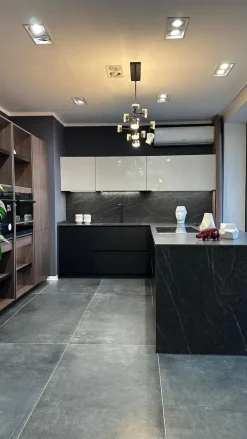 Cucina a prezzo scontato con penisola design Menta Miton