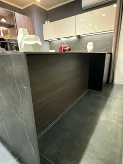 Cucina a prezzo scontato con penisola design Menta Miton