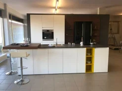 Cucina a prezzo scontato ad isola moderna White Haecker cucine