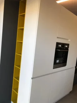 Cucina a prezzo scontato ad isola moderna White Haecker cucine