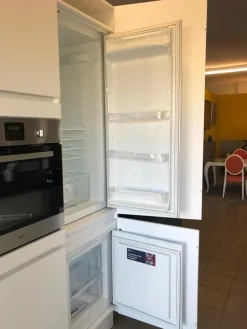 Cucina a prezzo scontato ad isola moderna White Haecker cucine