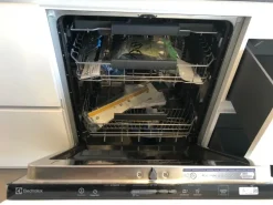 Cucina a prezzo scontato ad isola moderna White Haecker cucine