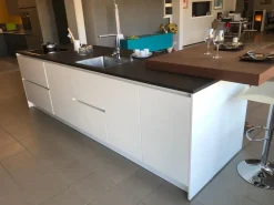 Cucina a prezzo scontato ad isola moderna White Haecker cucine