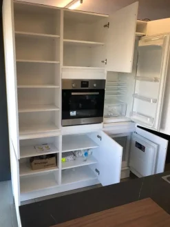 Cucina a prezzo scontato ad isola moderna White Haecker cucine