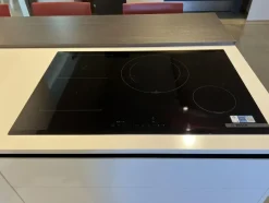 Cucina ad angolo in laccata opaco bianca Infinty a prezzo ribassato