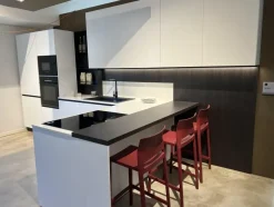 Cucina ad angolo in laccata opaco bianca Infinty a prezzo ribassato