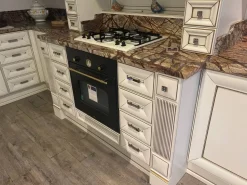 Cucina ad angolo in laccata a prezzo ribassato 50%