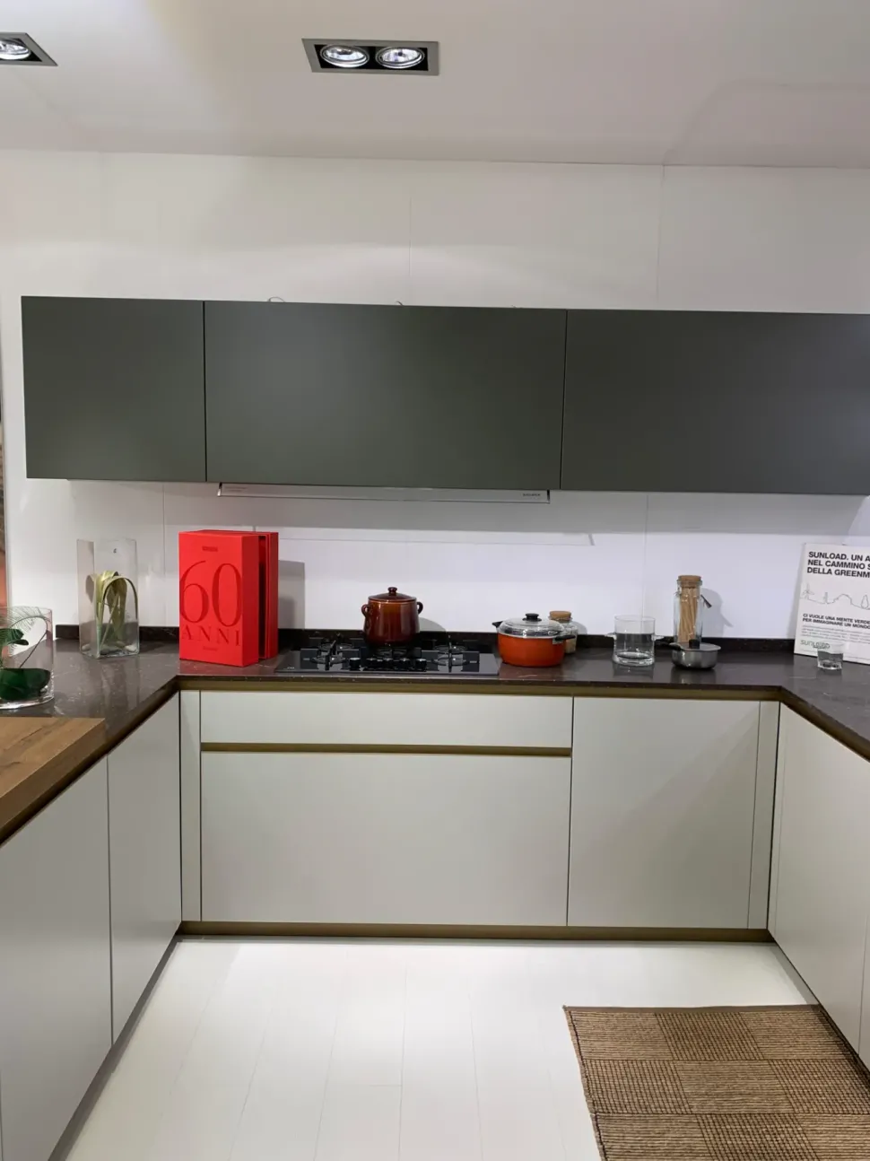 Cucina ad angolo in laccata opaco a prezzo ribassato 28%