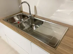 Cucina ad angolo in laccata opaco rovere chiaro Pura a prezzo scontato