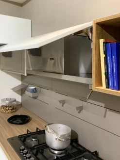 Cucina ad angolo in laccata opaco rovere chiaro Pura a prezzo scontato