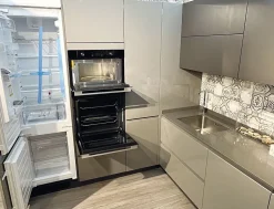 Cucina ad angolo in laccato lucido a prezzo ribassato 30%