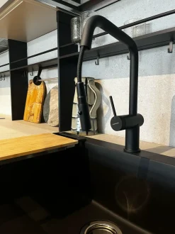 Cucina ad angolo in laminato opaco a prezzo scontato 40%