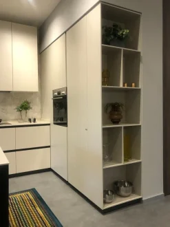 Cucina ad angolo in laminato materico a prezzo ribassato 34%