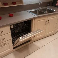 Cucina ad angolo in legno magnolia Madeleine a prezzo ribassato