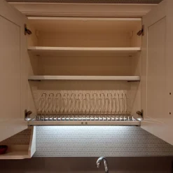 Cucina ad angolo in legno magnolia Madeleine a prezzo ribassato