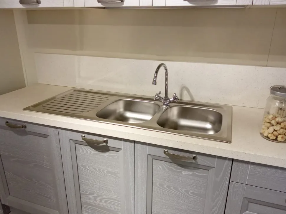 Cucina ad angolo in legno a prezzo scontato 36%