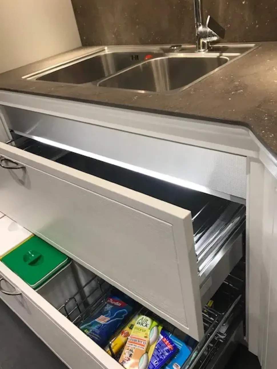 Cucina ad angolo in legno a prezzo scontato 63%