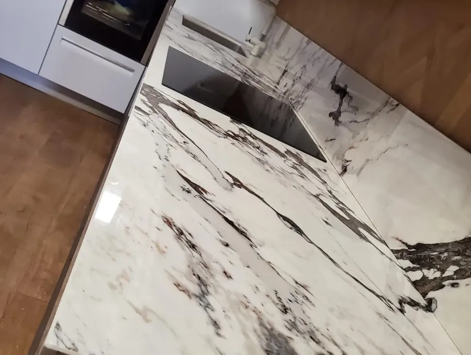 Cucina ad angolo in polimerico opaco bianca Expo a prezzo scontato