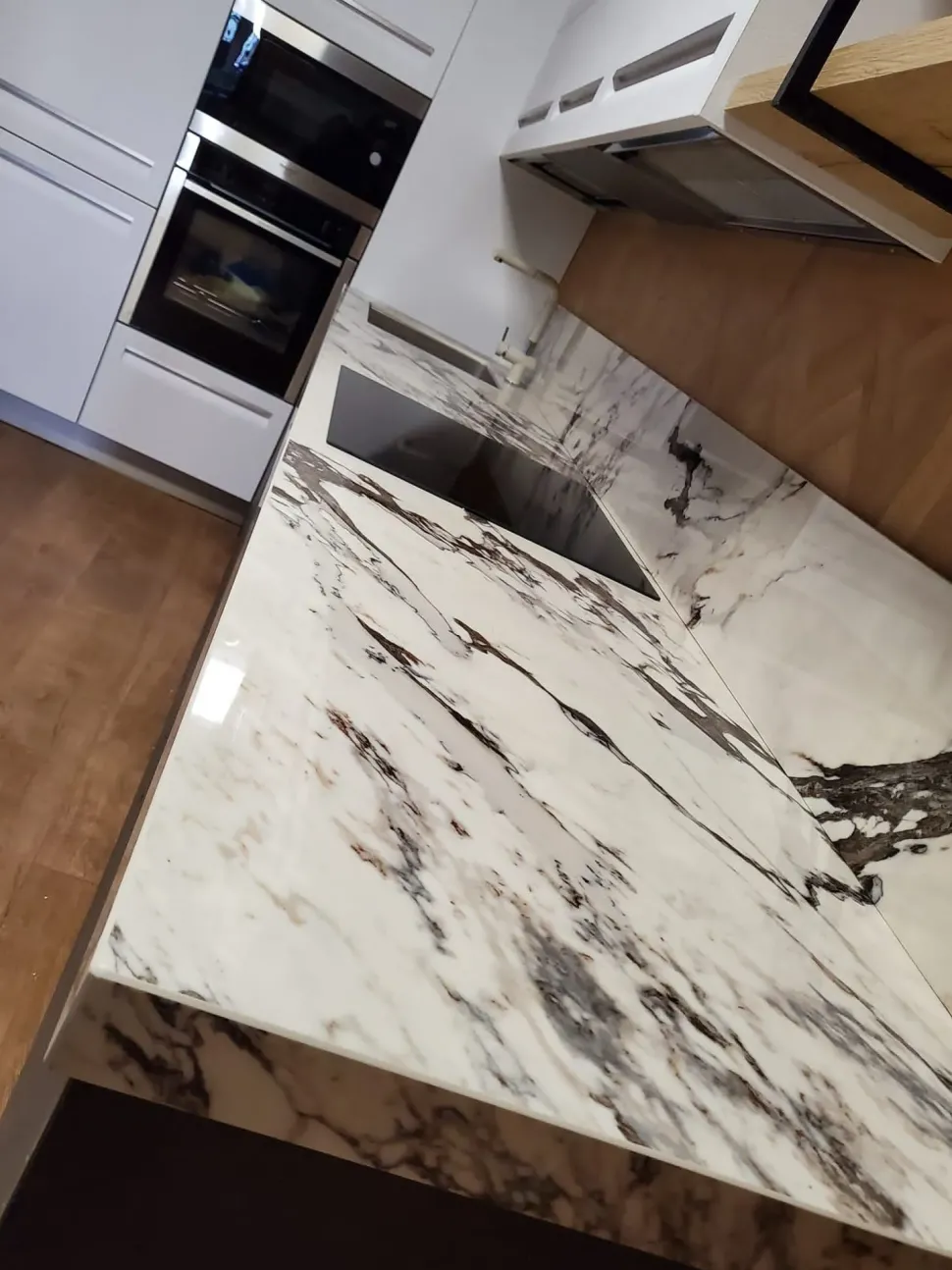 Cucina ad angolo in polimerico opaco bianca Expo a prezzo scontato