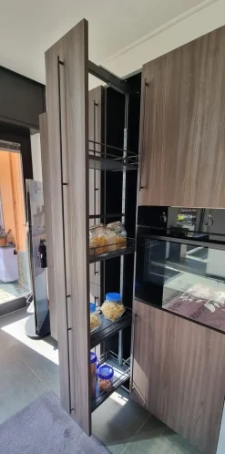 Cucina ad angolo in polimerico opaco altri colori Metropolis a prezzo scontato