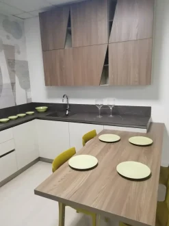 Cucina ad angolo in polimerico opaco a prezzo scontato 40%