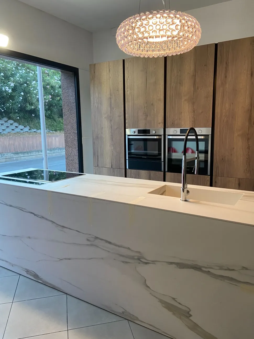 Cucina ad isola in kerlite a prezzo scontato 30%