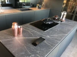 Cucina ad isola in laccato opaco a prezzo scontato 30%