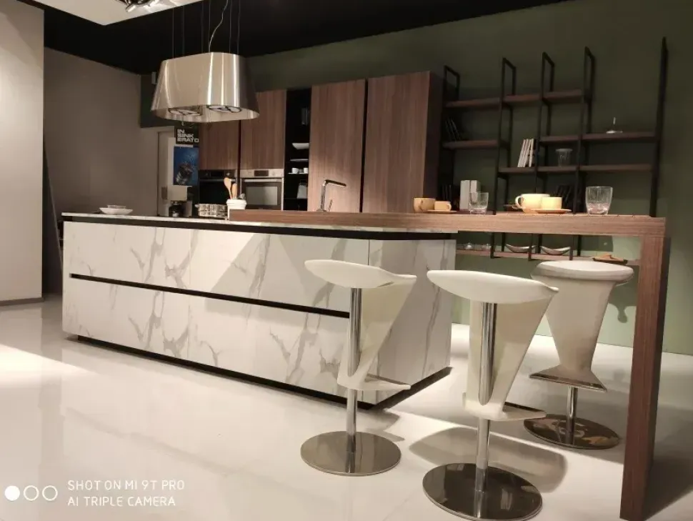 Cucina ad isola in laminato opaco bianca Kalì z6 a prezzo ribassato