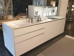 Cucina ad isola in laminato opaco bianca Artematica   a prezzo ribassato